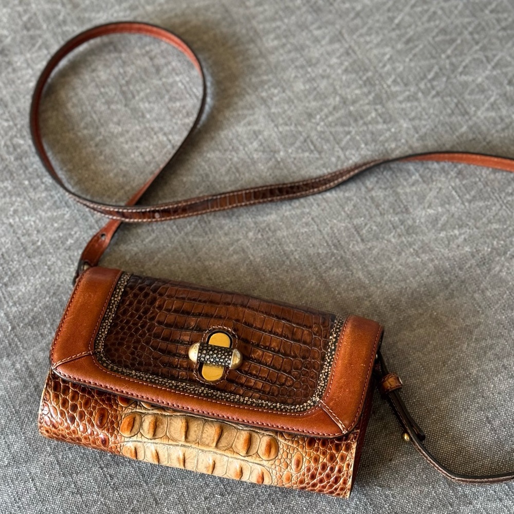 Brahmin crossbody shoulder bag. Small and beautiful.
